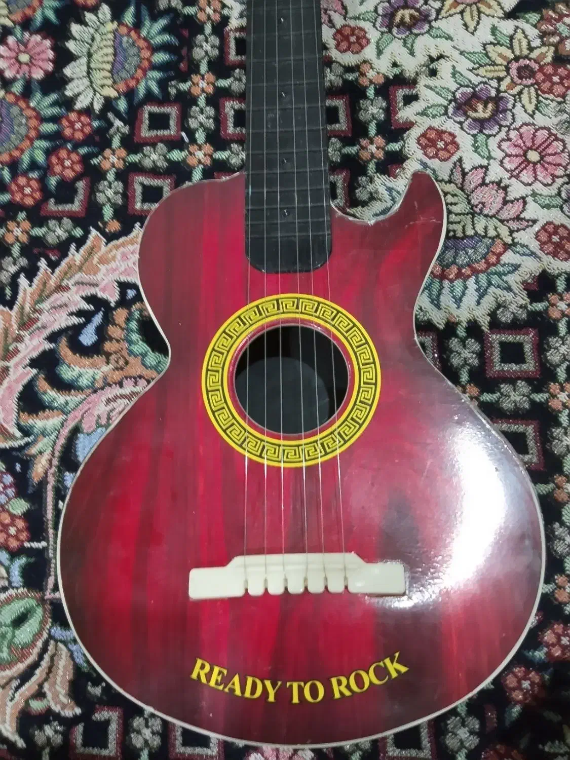 گیتار|گیتار، بیس، امپلیفایر|میانه, |دیوار