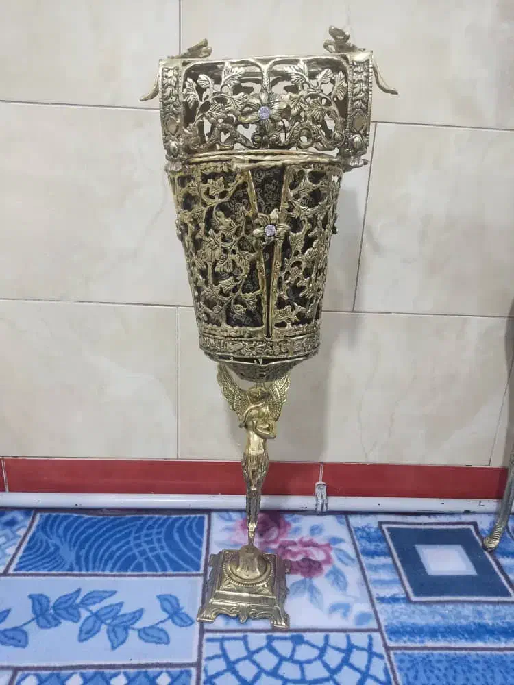 اینه شمدانی‌برنزساعت‌ایستاده‌‌برنزسطلوجادستمالی‌|آینه|پاکدشت, پاکدشت (مامازند)|دیوار