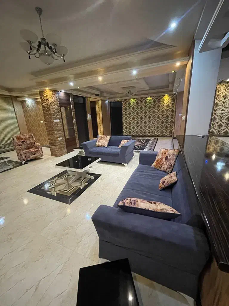 اجاره منزل مبله حیاط دار مستقل مرکز شهر|اجارهٔ کوتاه‌مدت آپارتمان و سوئیت|شیراز, فرهنگ شهر|دیوار