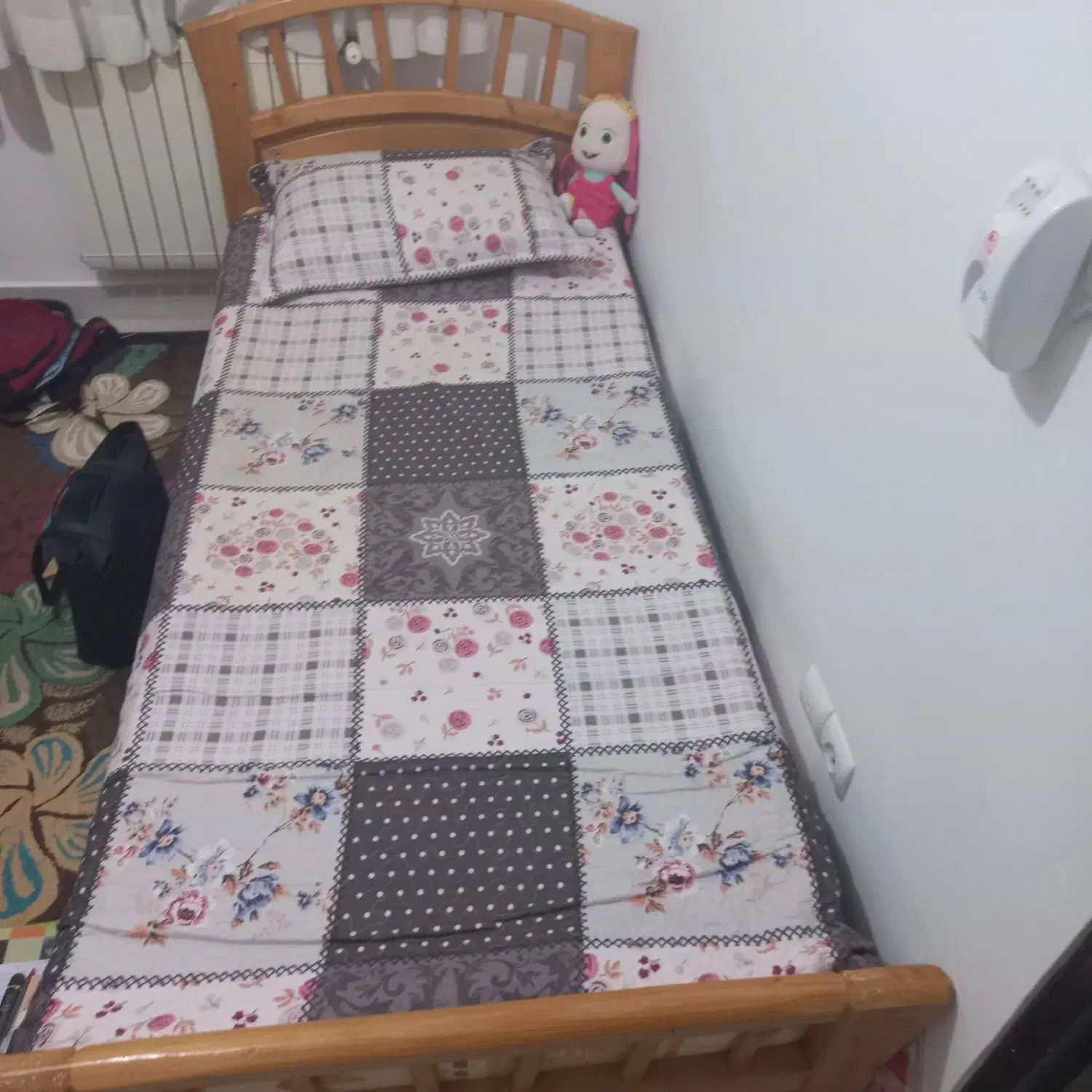 تخت تک نفره چوبی|تخت و سرویس خواب|قائمشهر, |دیوار