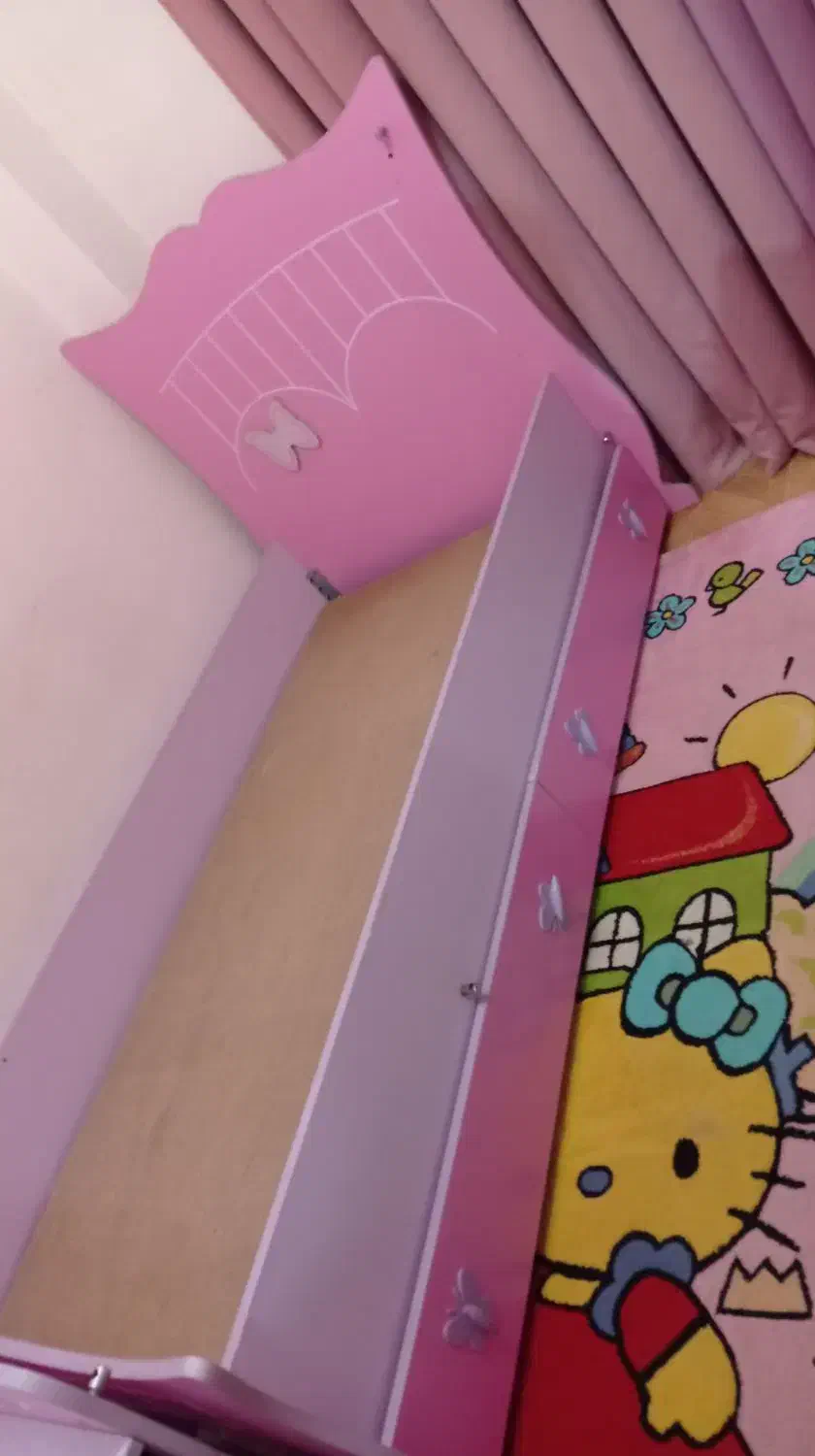 فرش تخت وکمدوپرده ولوستر اتاق کودک و نوجوان|فرش|رشت, رشتیان|دیوار