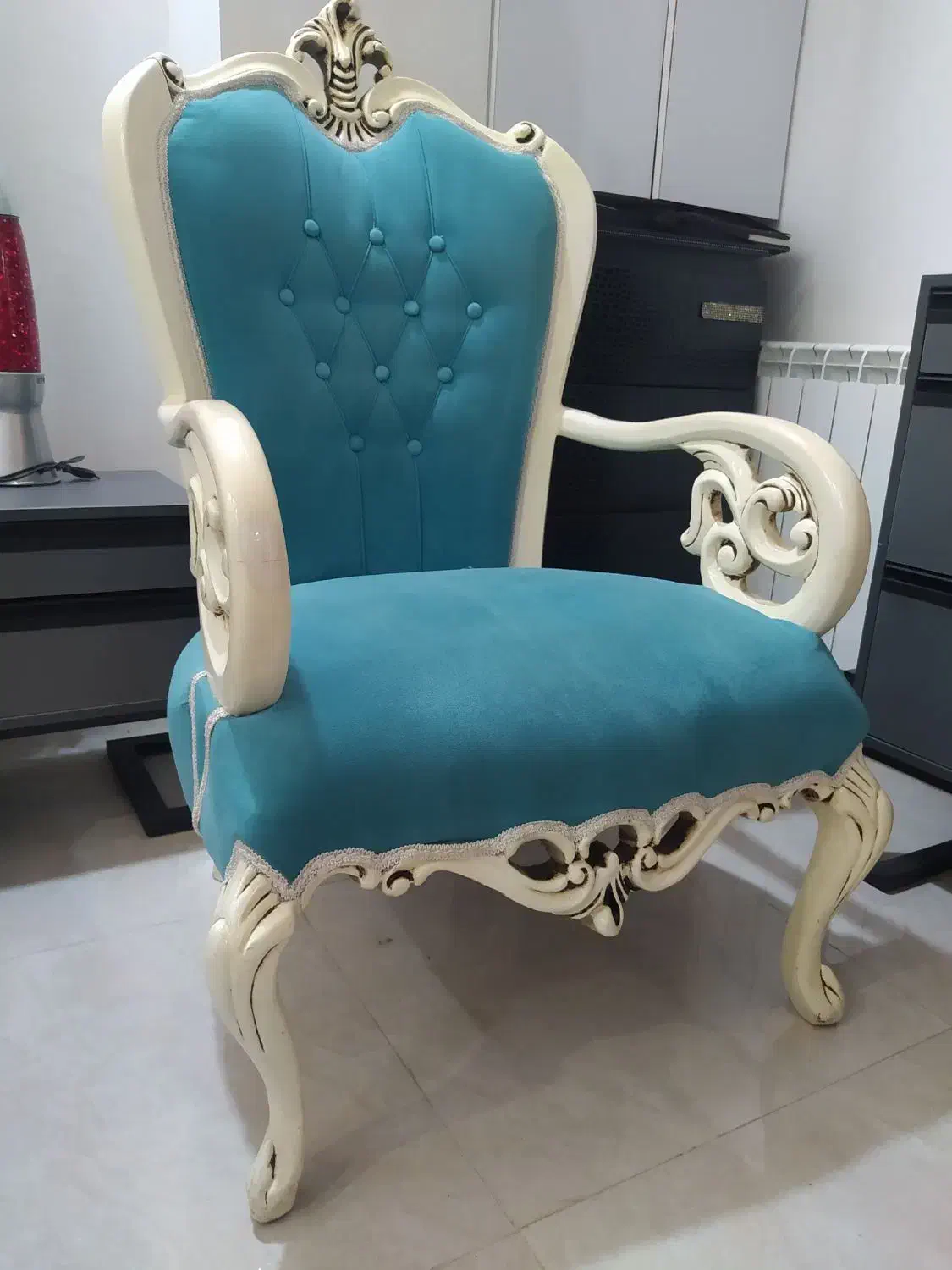 مبل کلاسیک نیم ست با میز|مبلمان خانگی و میز عسلی|رشت, دیلمان|دیوار