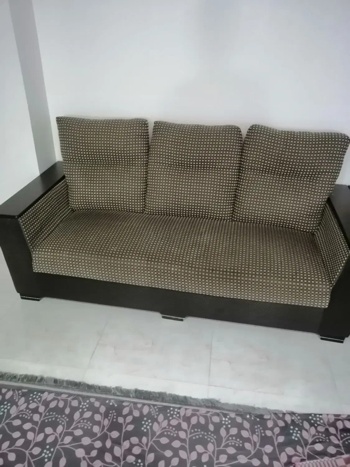 فروش فوری مبلمان 7نفره روکش پارچه دور چرم|مبلمان خانگی و میز عسلی|ساری, |دیوار