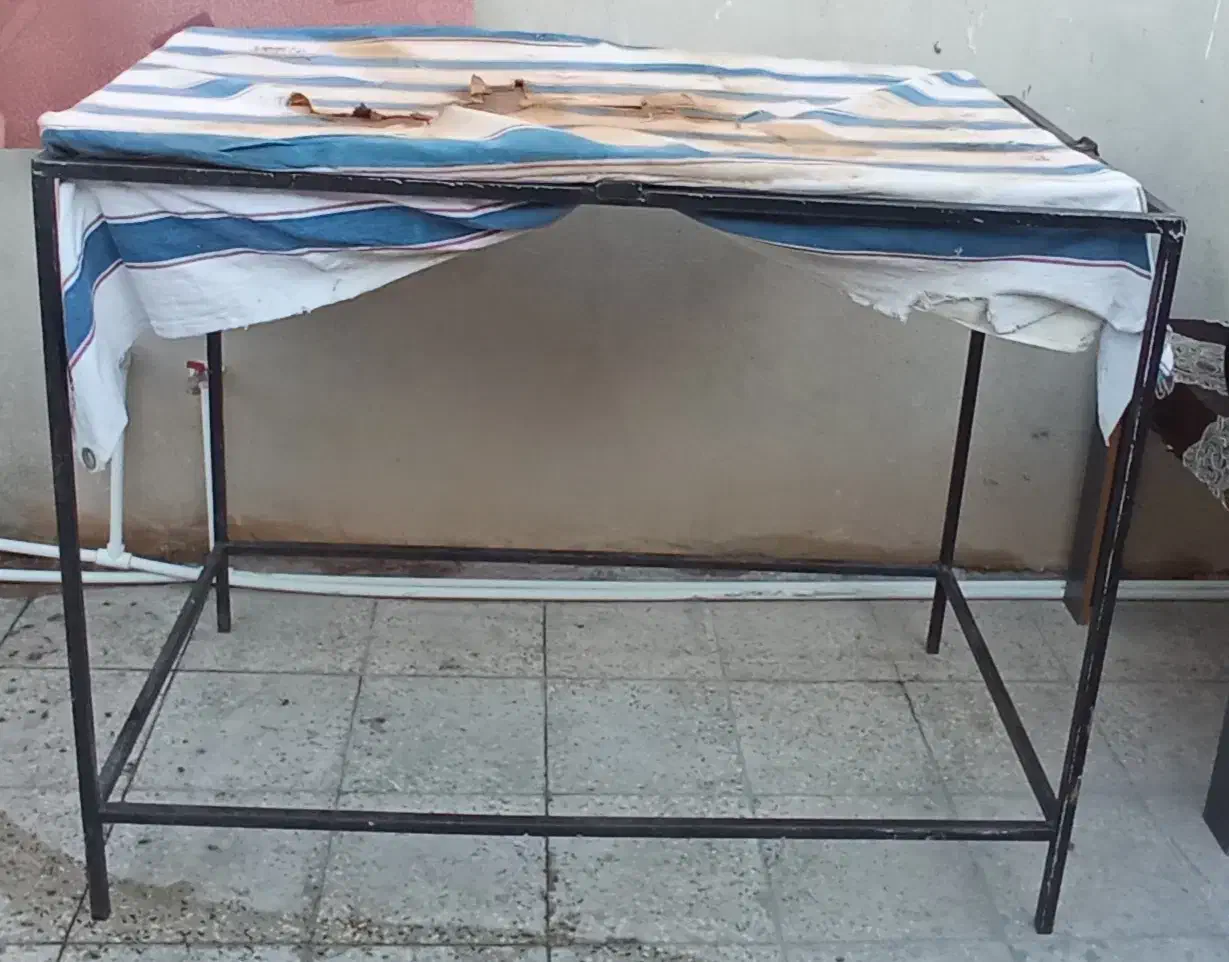 میز اهنی|میز و صندلی غذاخوری|قم, محمد آباد|دیوار