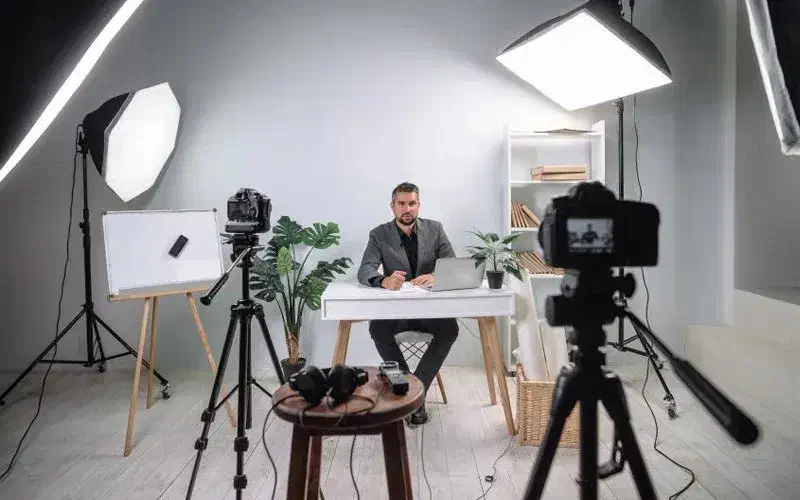 ادمین تولید محتوا (حضوری در استودیو)|استخدام هنری و رسانه|تهران, میدان ولیعصر|دیوار