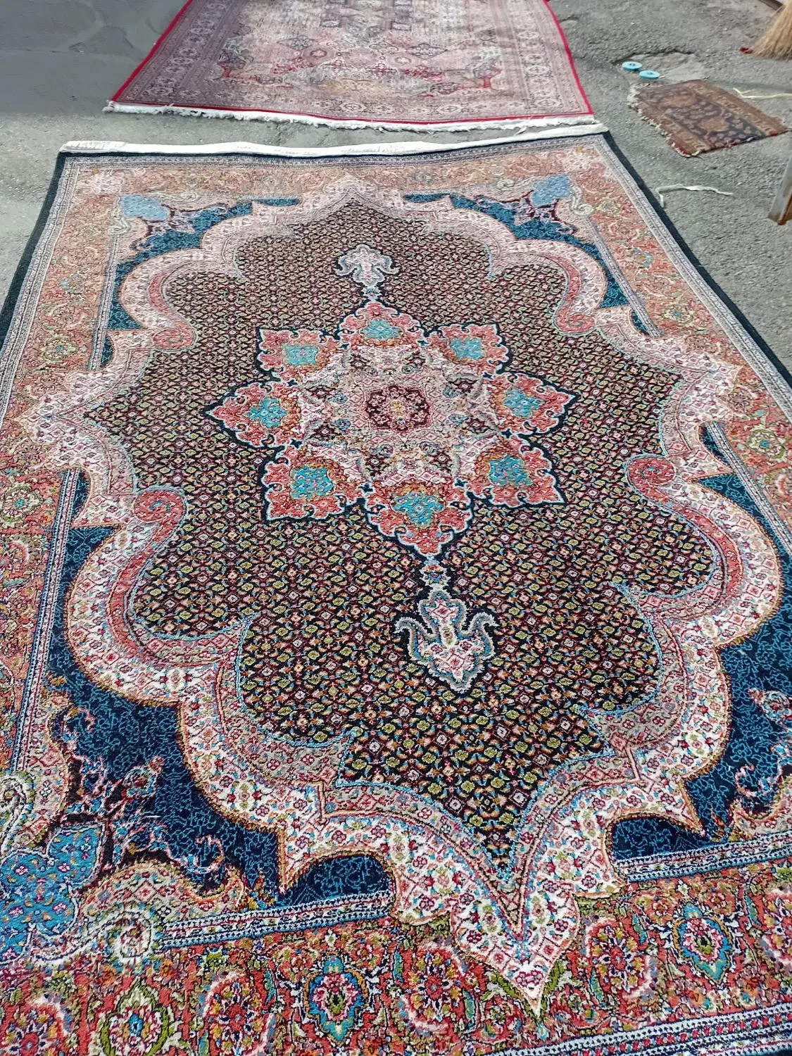 تعداد فرش دستبافت و ماشینی در اندازهایی مختلف|فرش|مرند, |دیوار