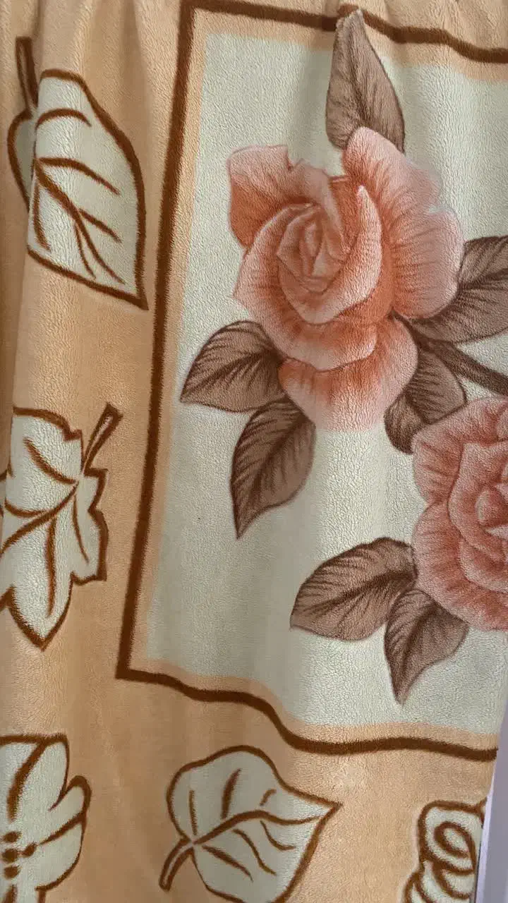 پتو|رختخواب، بالش، پتو|پرند, فاز ۰|دیوار