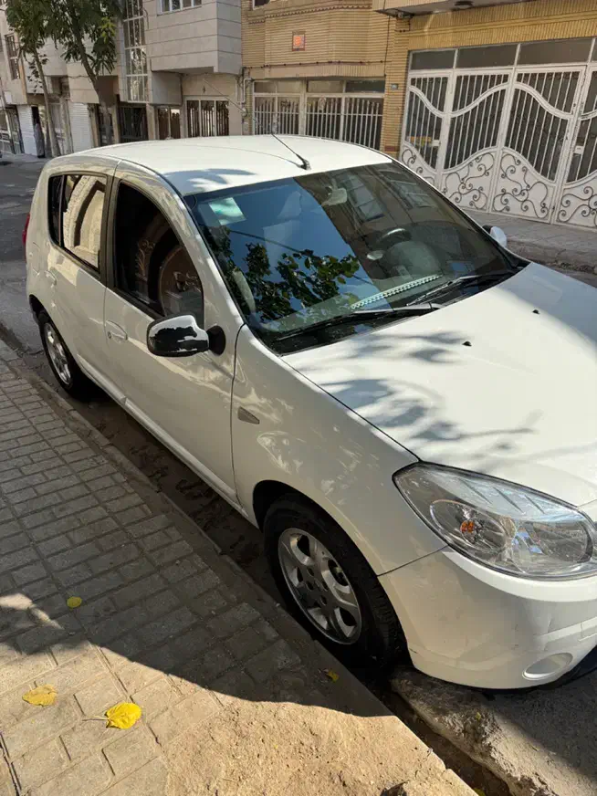 ساندرو اتومات مدل ۹۶|خودرو سواری و وانت|مشهد, چهارچشمه|دیوار