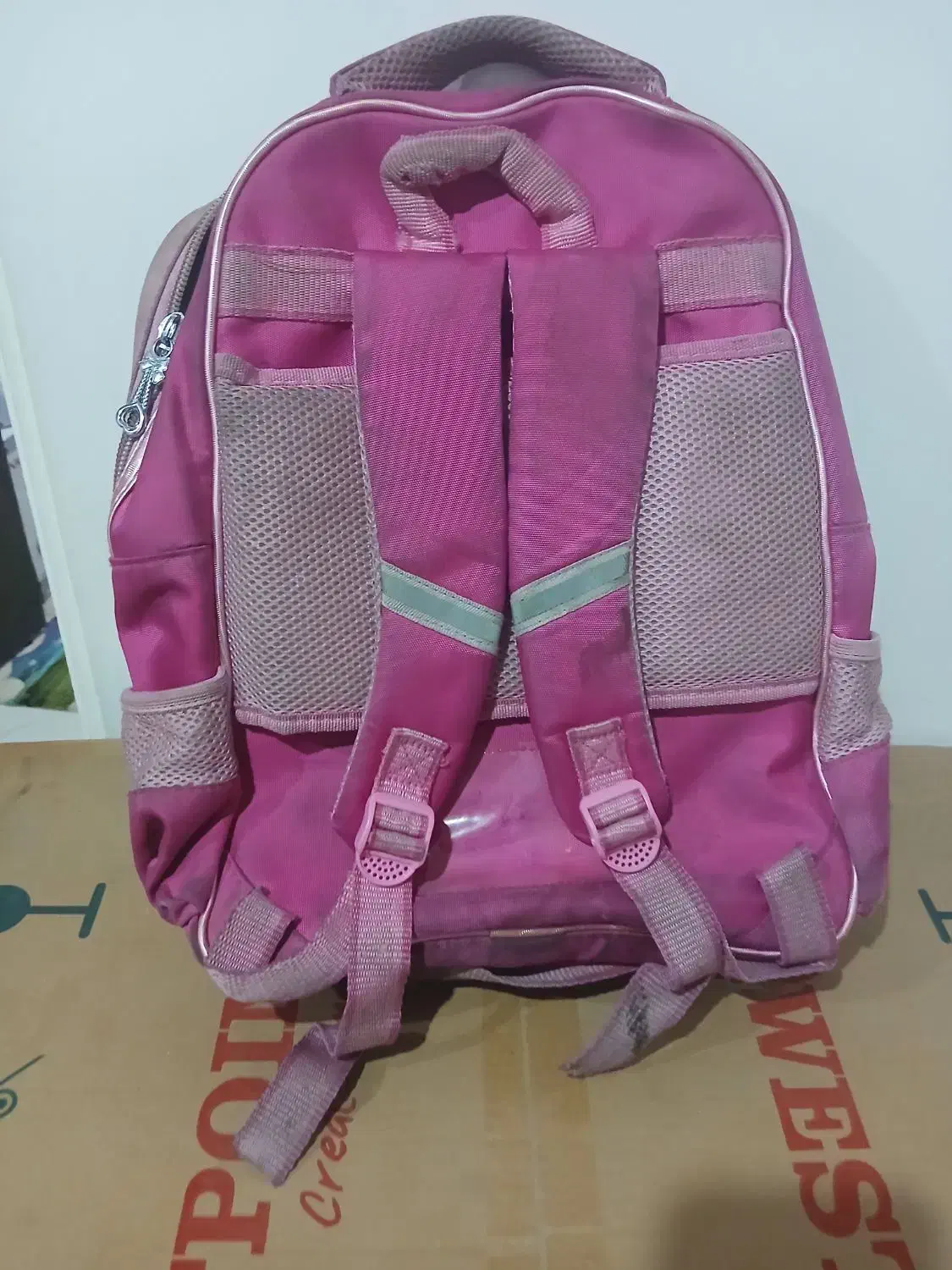 کوله و لباس بچه ۷ تا۸ سال|کفش و لباس بچه|ساری, |دیوار