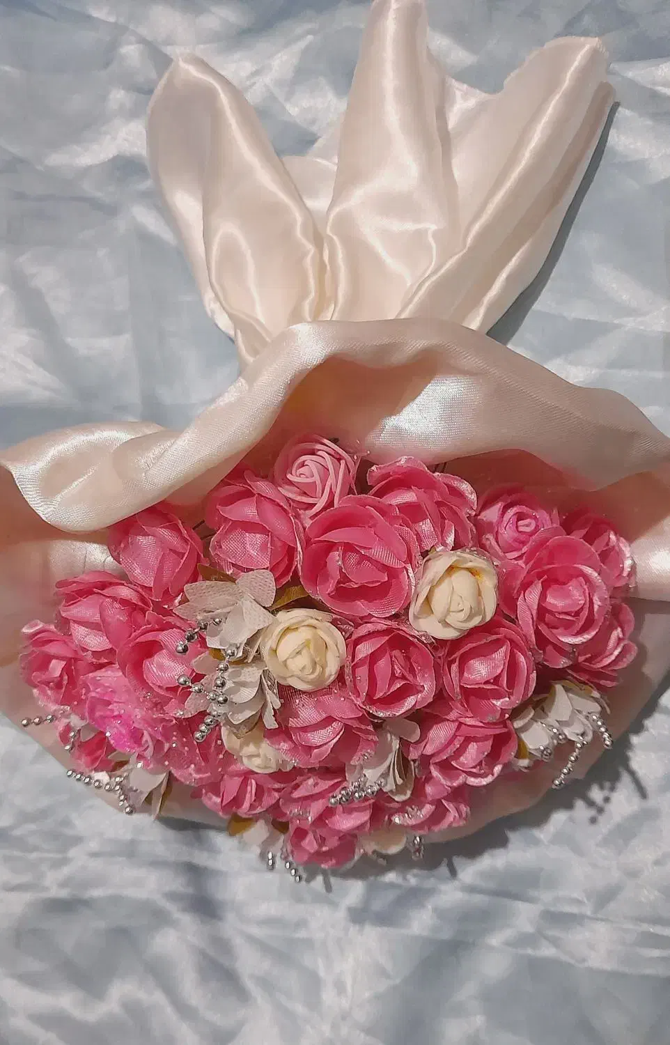 دسته گل عروس جنس فومی|گل مصنوعی|شیراز, قلعه نو|دیوار