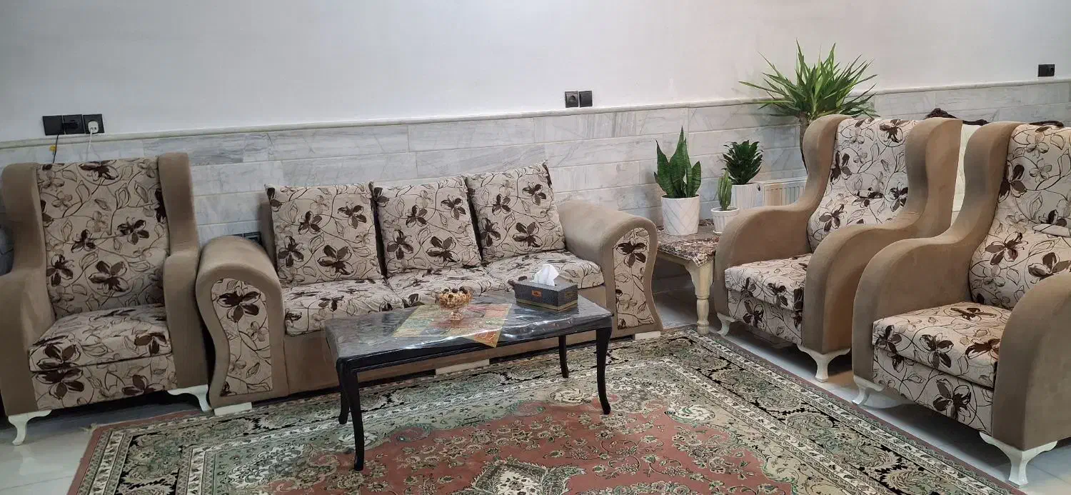 ۷نفره شرکتی فوم ضخیم جنس پارچه خارجی|مبلمان خانگی و میز عسلی|قم, بلوار امین و ساحلی|دیوار