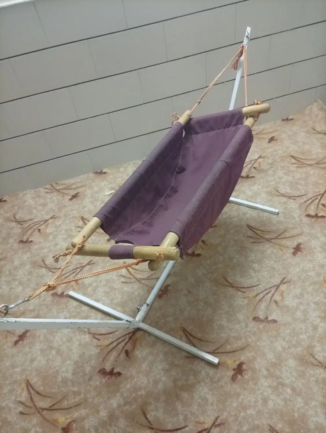 گهواره کودک|تخت و صندلی بچه|کاشان, باغ ماجد|دیوار