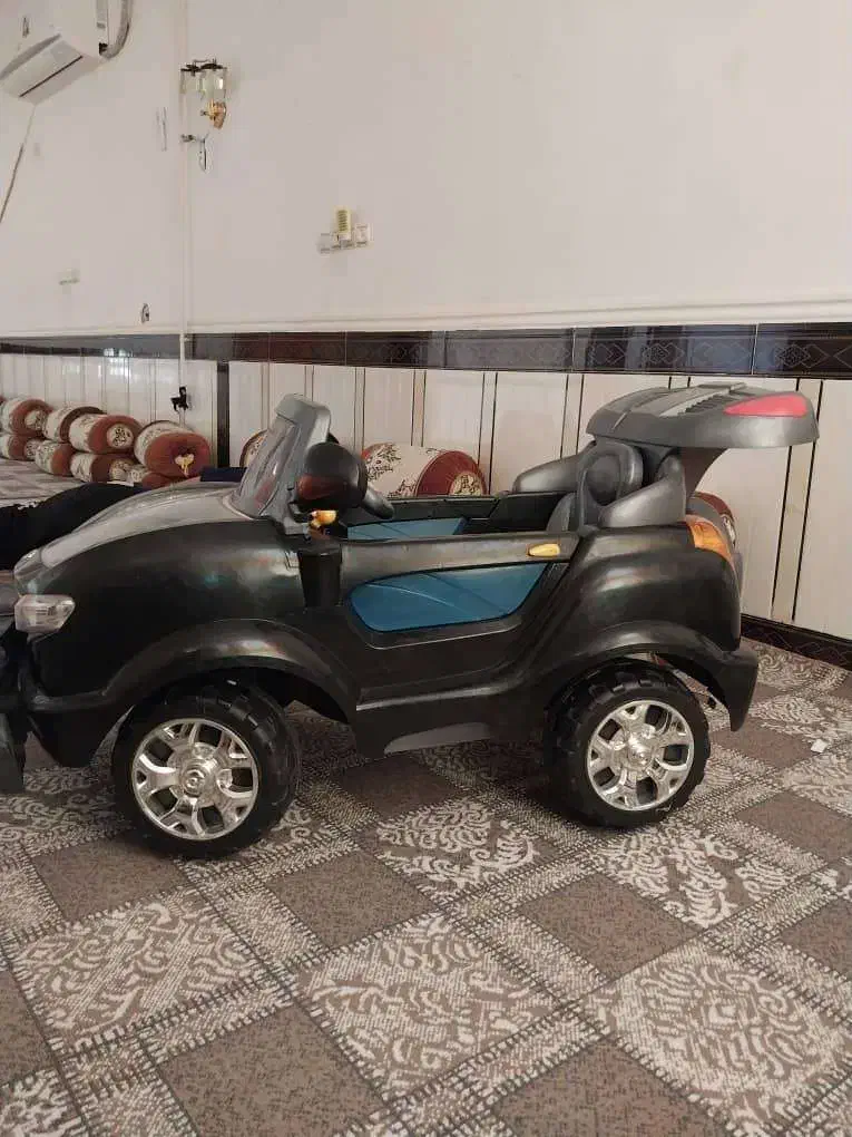 ماشین شارژی کودک در حد نو|اسباب‌بازی بچه|دهدشت, |دیوار