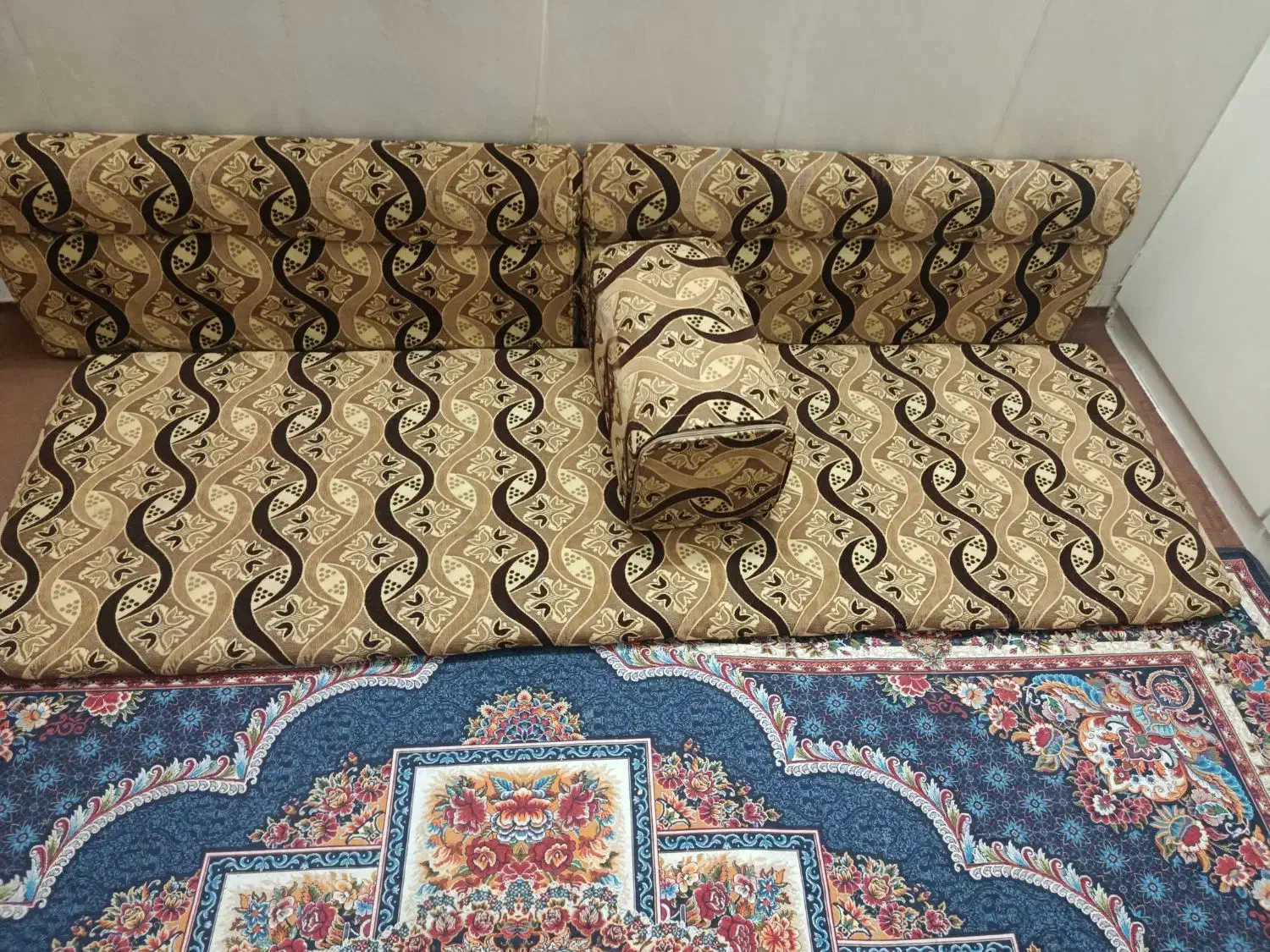 سلام به همگی دوستان مبل خلیجی برای فروش|مبلمان خانگی و میز عسلی|بندر امام خمینی, |دیوار