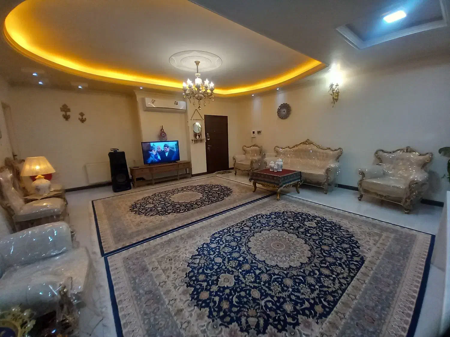اپارتمان ۱۰۱ متری / دو خواب / خیابان تولایی|فروش آپارتمان|تهران, نازی‌آباد|دیوار