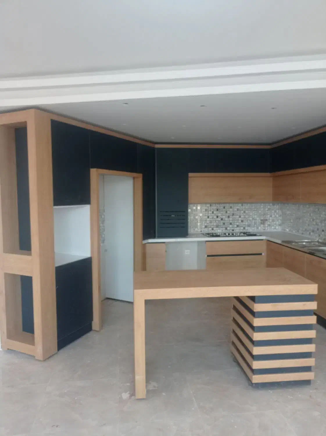 نصاب کابینت آشپزخانه کمددیواری درب اتاقی طبقه بندی|خدمات پیشه و مهارت|شیراز, محراب|دیوار