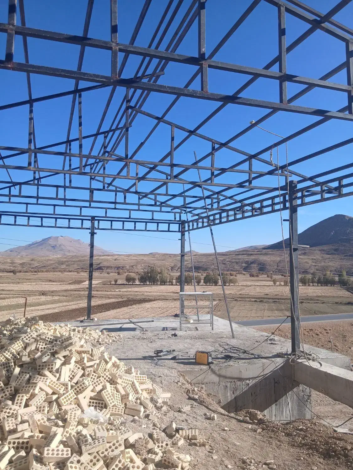 جوشکاری سیار ونصب درب برقی|خدمات پیشه و مهارت|قشم, |دیوار