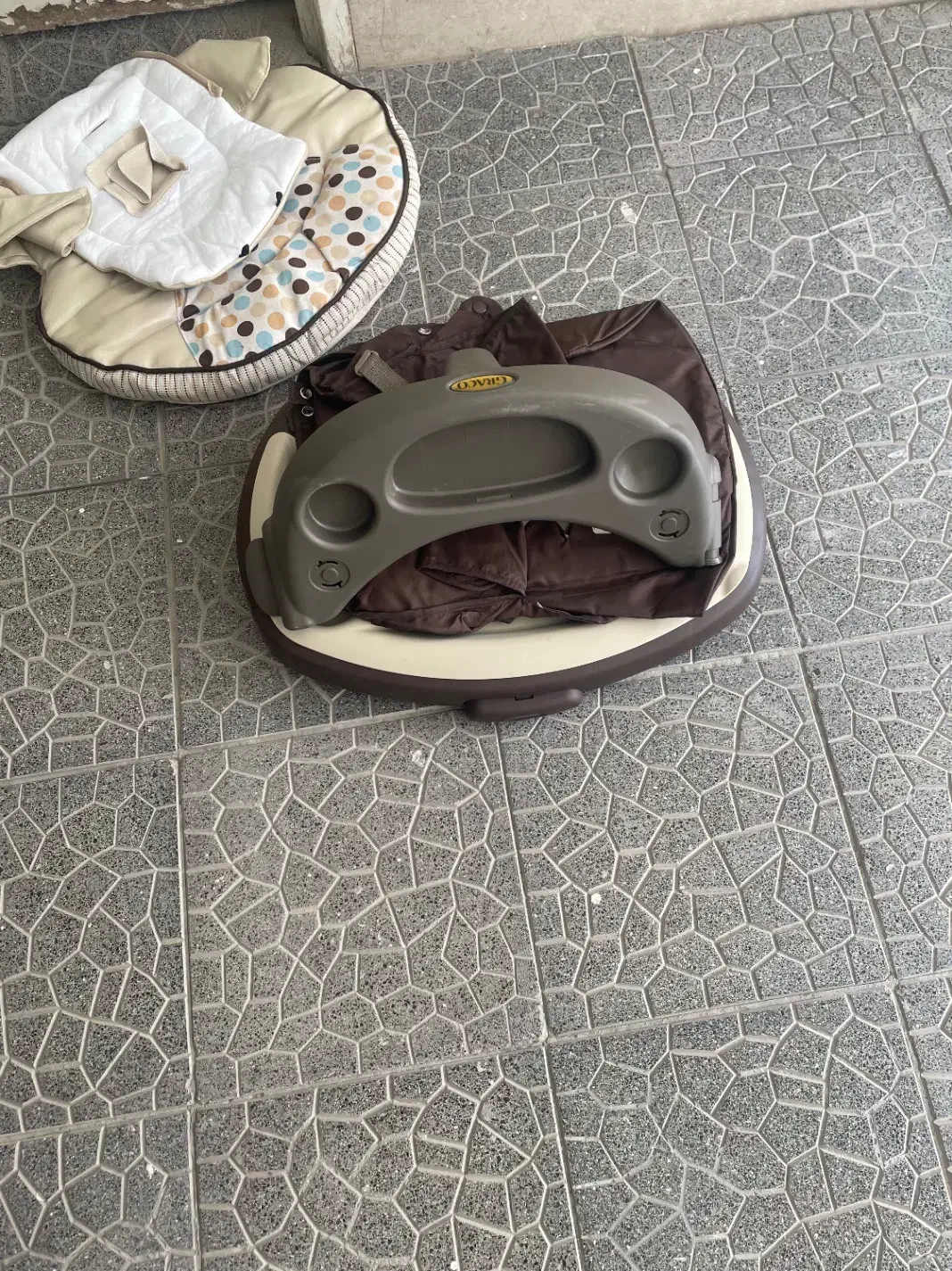 صندلی غذا|تخت و صندلی بچه|مشهد, سجاد شهر|دیوار