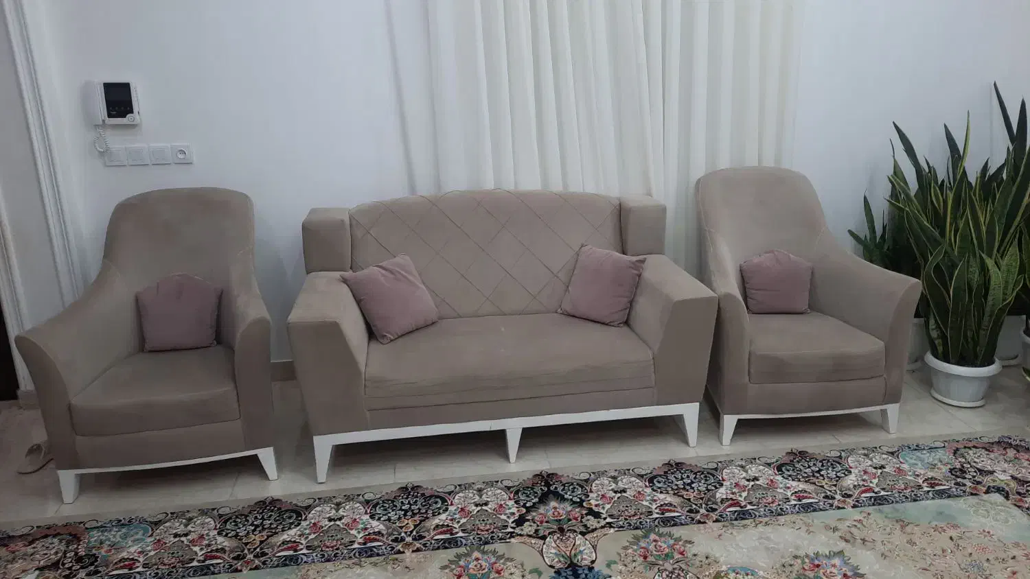 فروش مبل و میز ناهار خوری|مبلمان خانگی و میز عسلی|لشت نشا, |دیوار