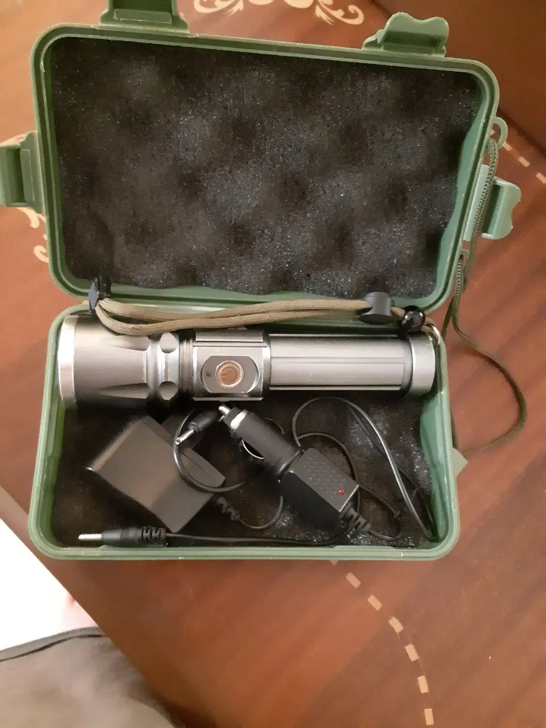 چراغ قوه پلیسی|کوهنوردی و کمپینگ|اهر, |دیوار