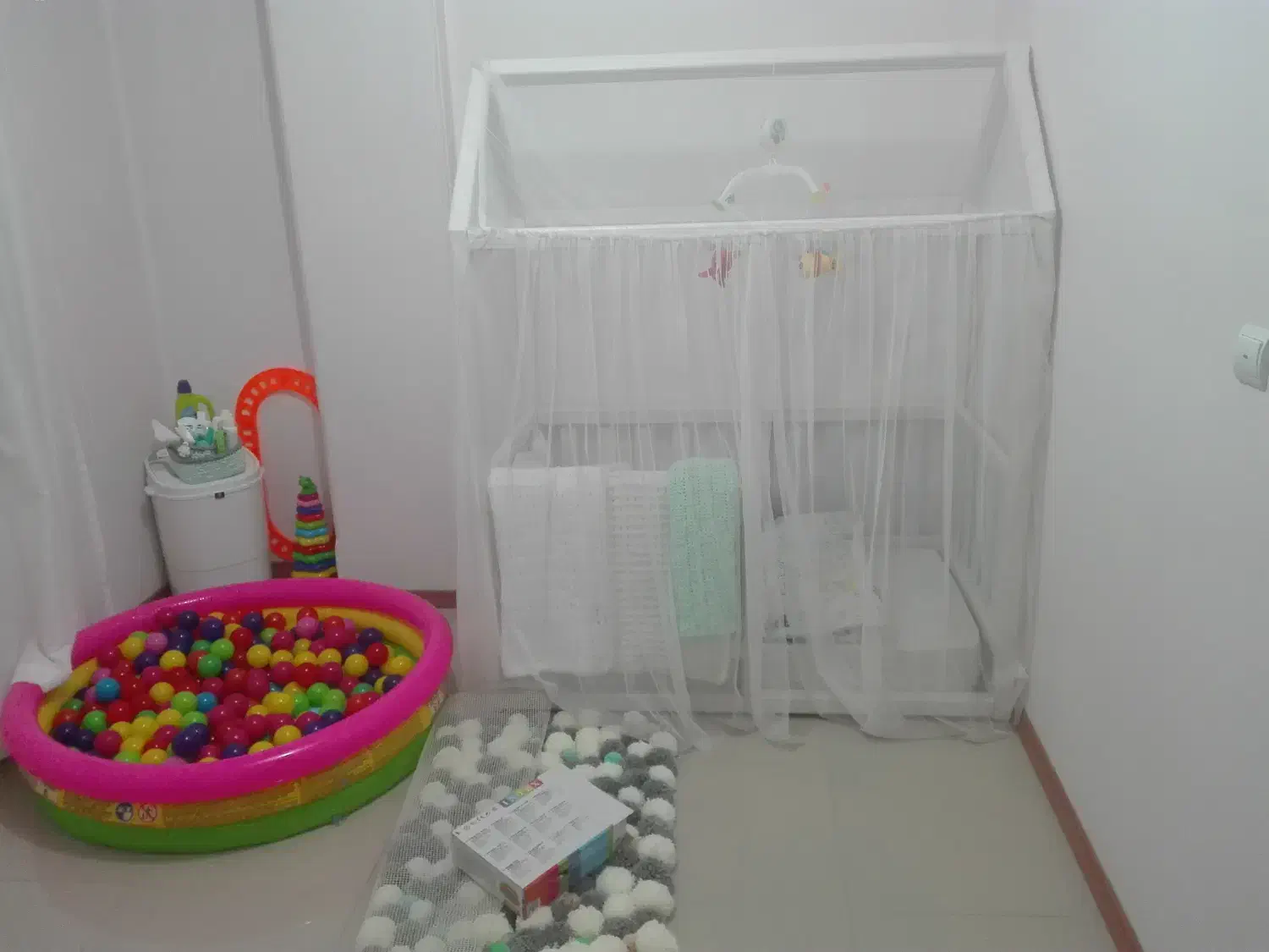 تخت چوبی نوزاد طرح کلبه سفارشی|تخت و صندلی بچه|تهران, زرگنده|دیوار