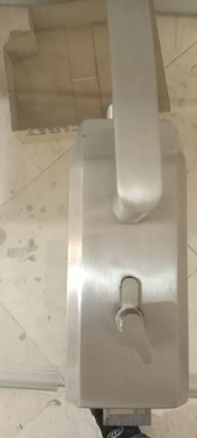 در شیشه ای|آینه|تهران, افسریه شمالی|دیوار