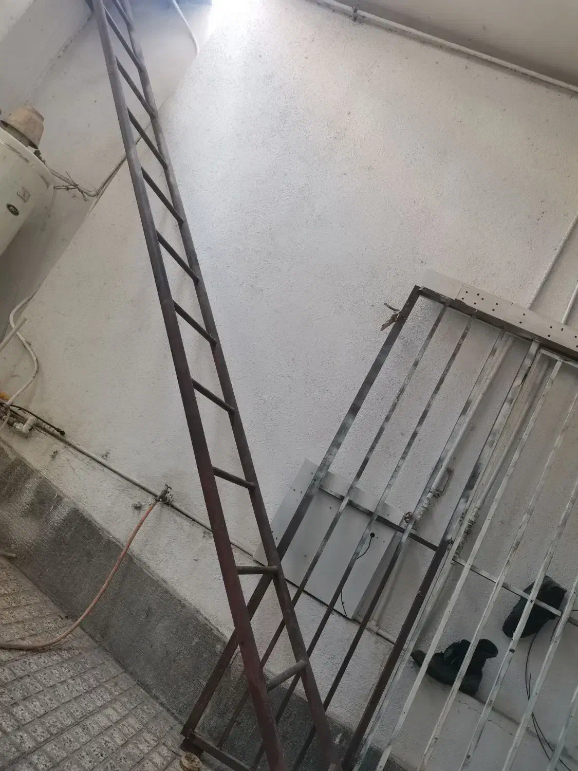 در 1.70در 2متر و نردبان 4.5متری|مصالح و تجهیزات ساختمان|گرگان, |دیوار