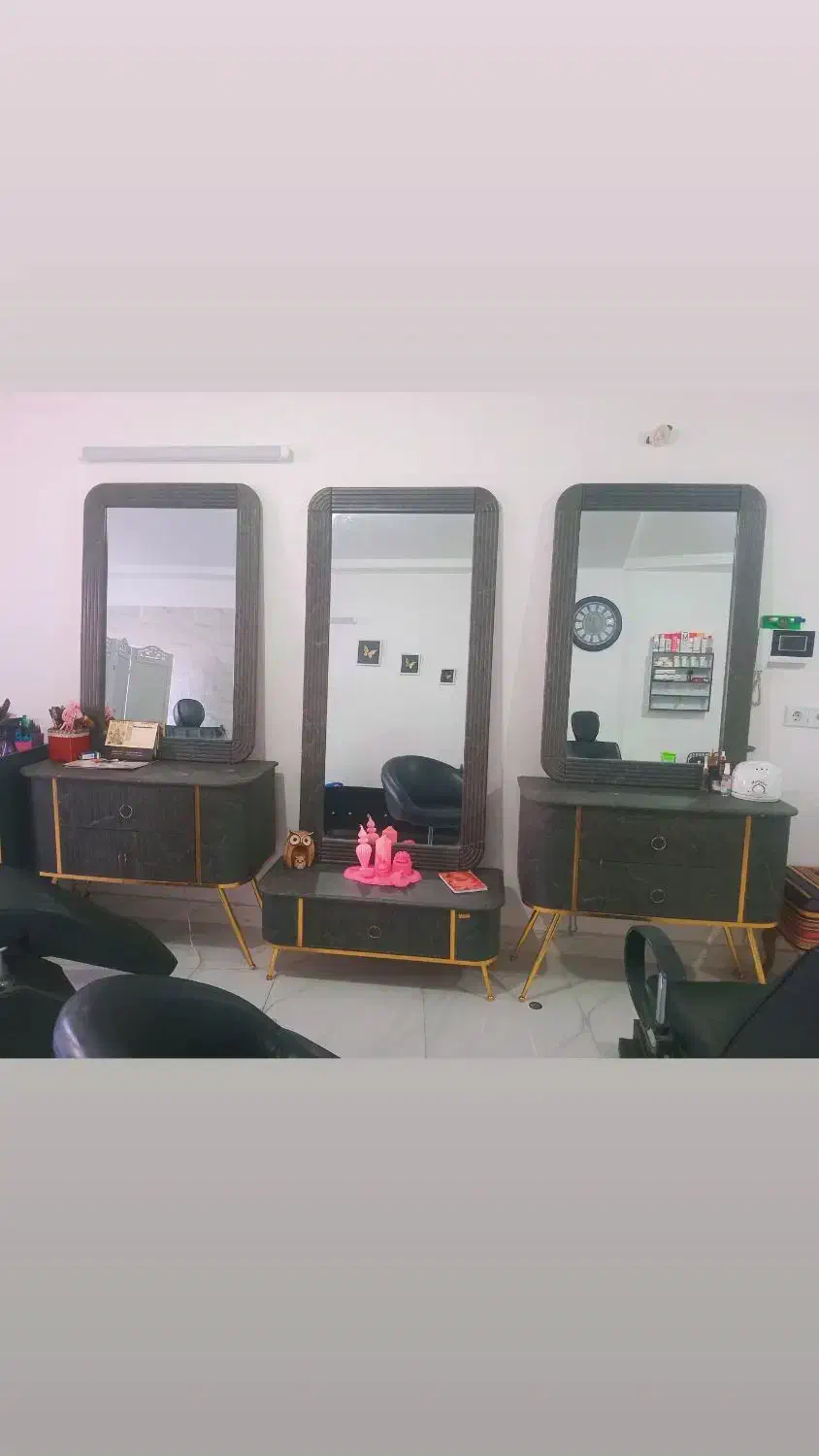 فروش فوری قیمت پیام بدید لطفا|آرایشگاه و سالن‌های زیبایی|کلاچای, |دیوار