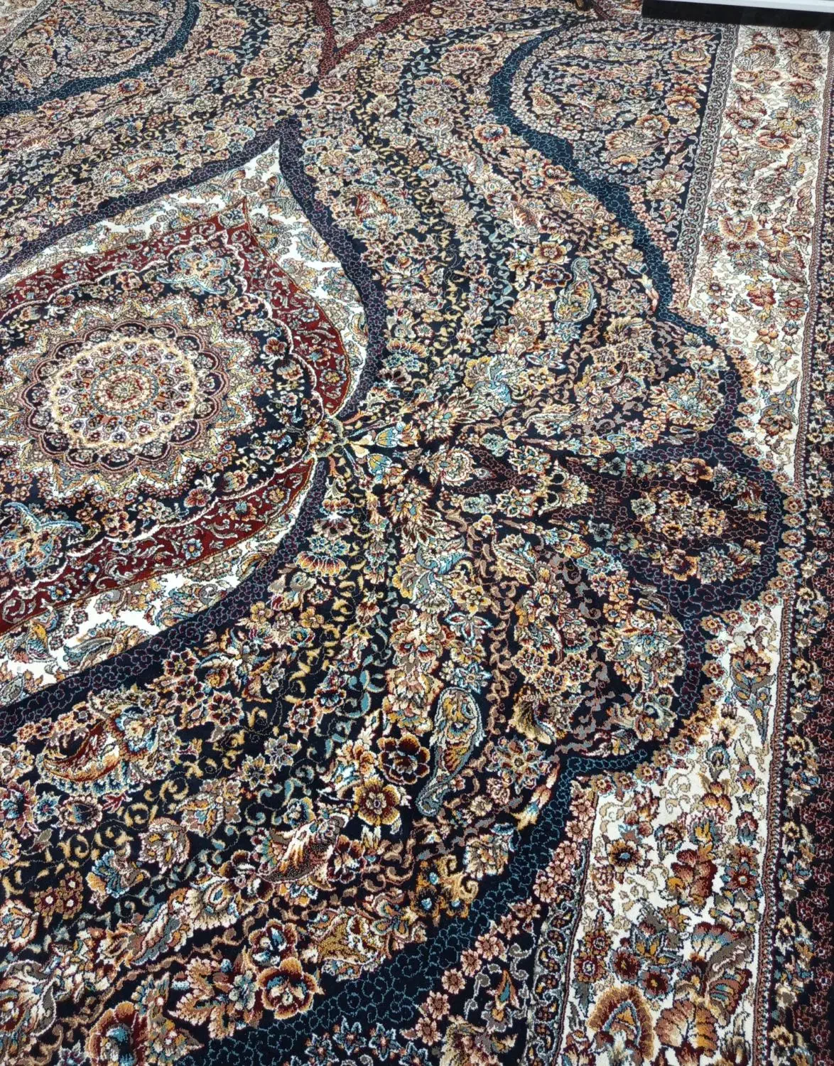 فرش دوازده متری|فرش|مشهد, خواجه ربیع|دیوار