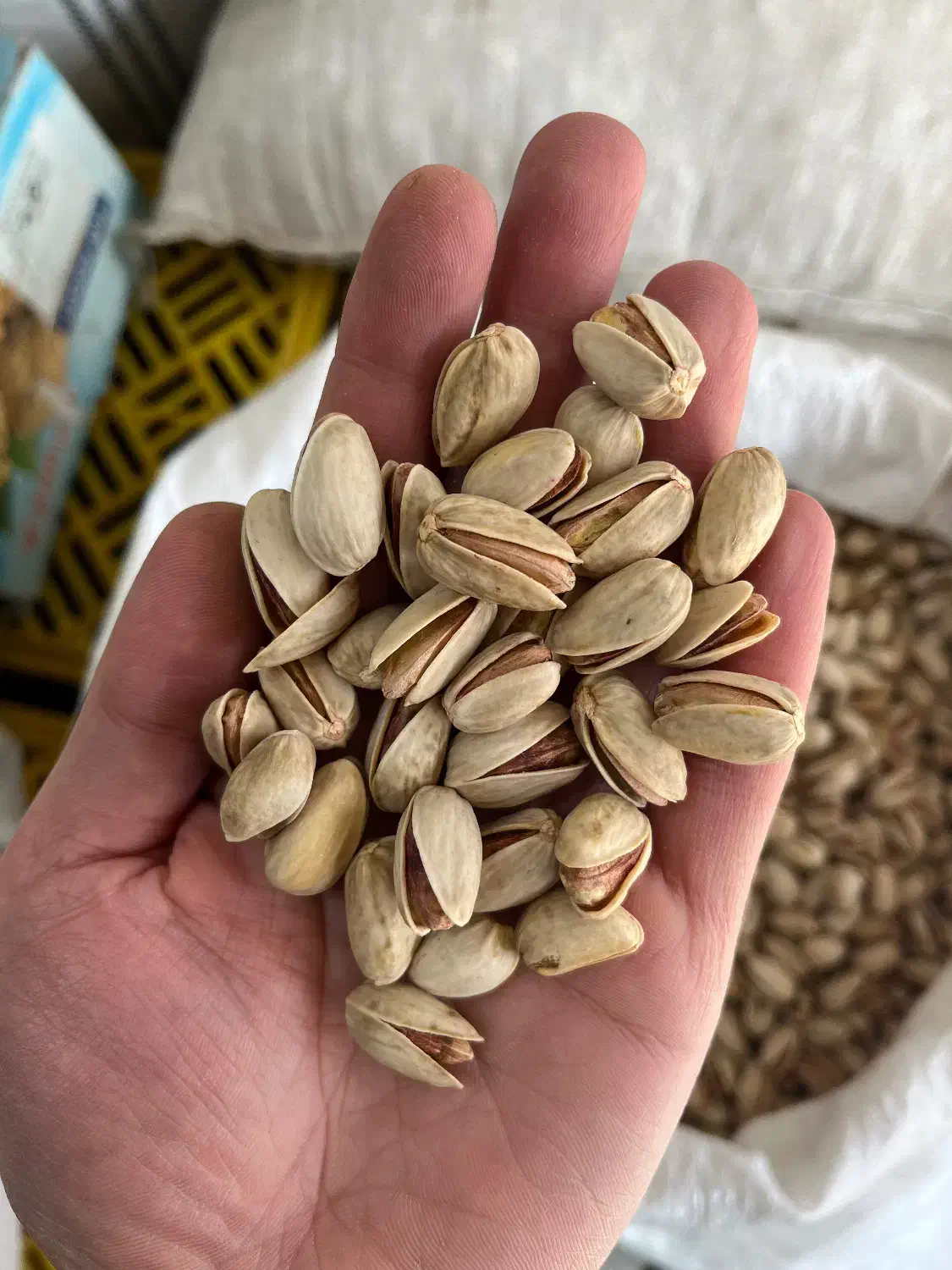 پسته درجه یک اکبری|خوردنی و آشامیدنی|ری, علایین|دیوار