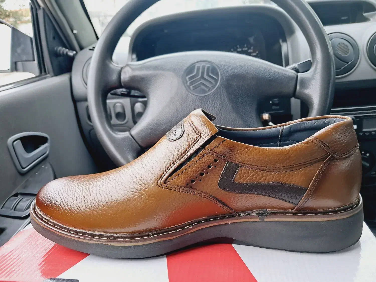 کفش چرم اصل|کیف، کفش، کمربند|لنگرود, |دیوار