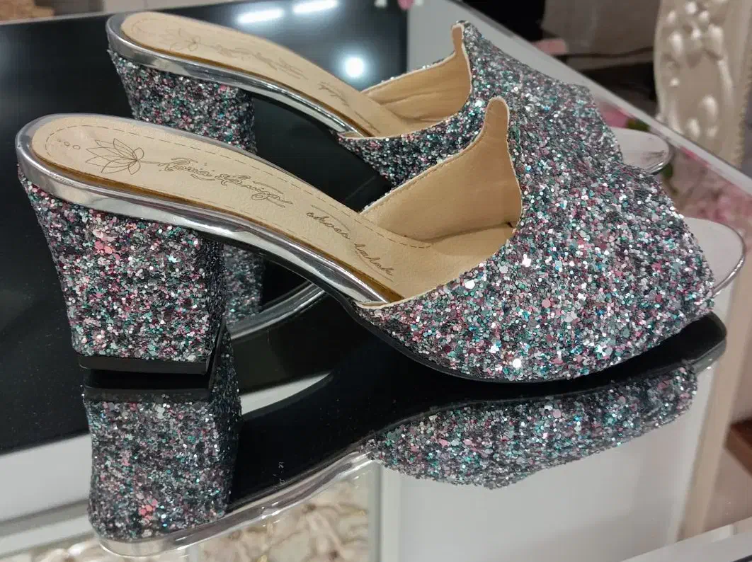 کفش|کیف، کفش، کمربند|مشهد, چهنو|دیوار