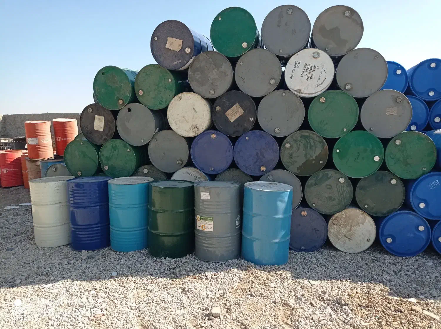 خریدوفروش بشکه فلزی وپلاستیکی وپالت|عمدهفروشی|برخوار, |دیوار