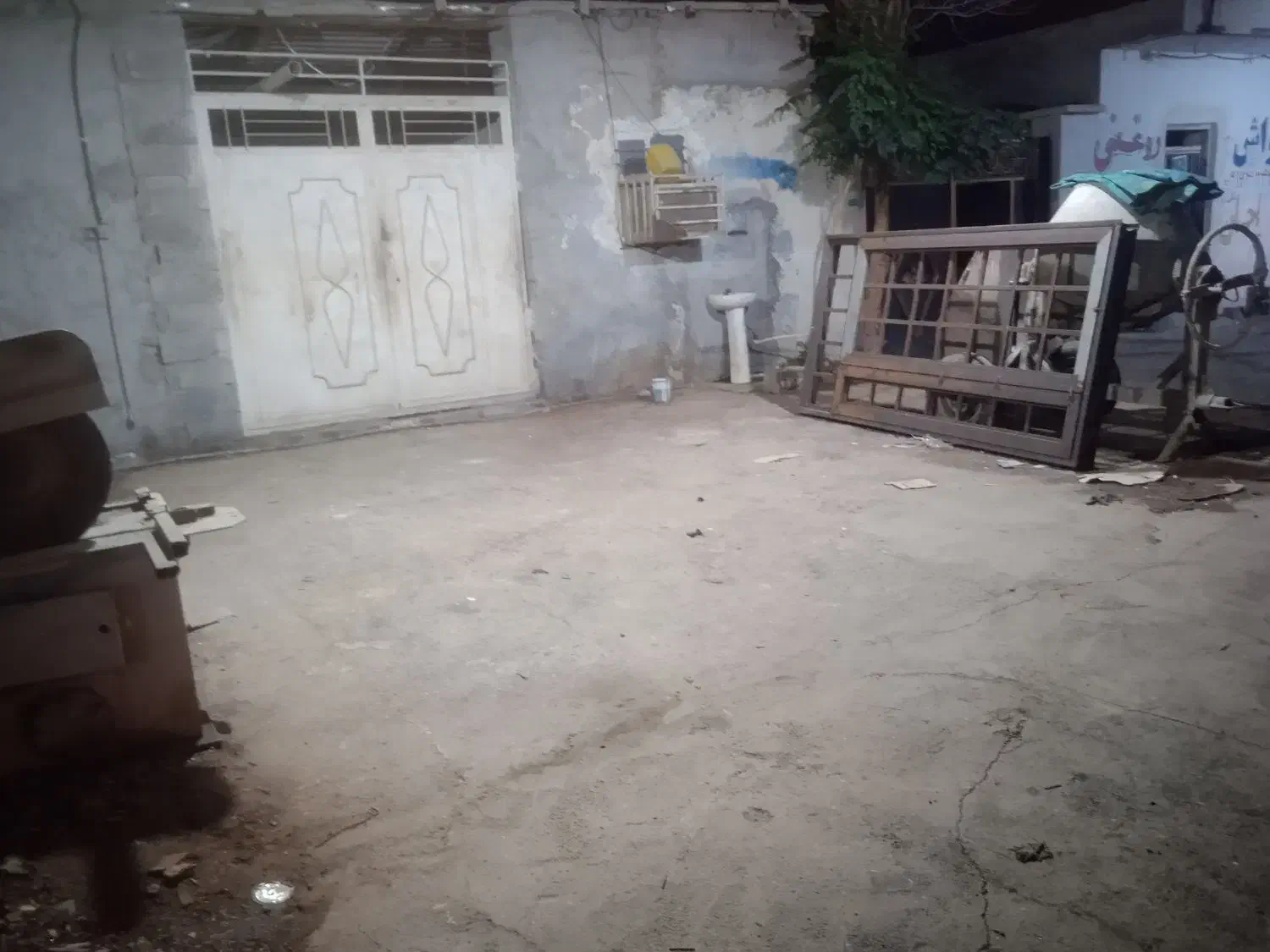 اجاره درب و پنجره سازی|اجارهٔ مغازه و غرفه|تخت, |دیوار