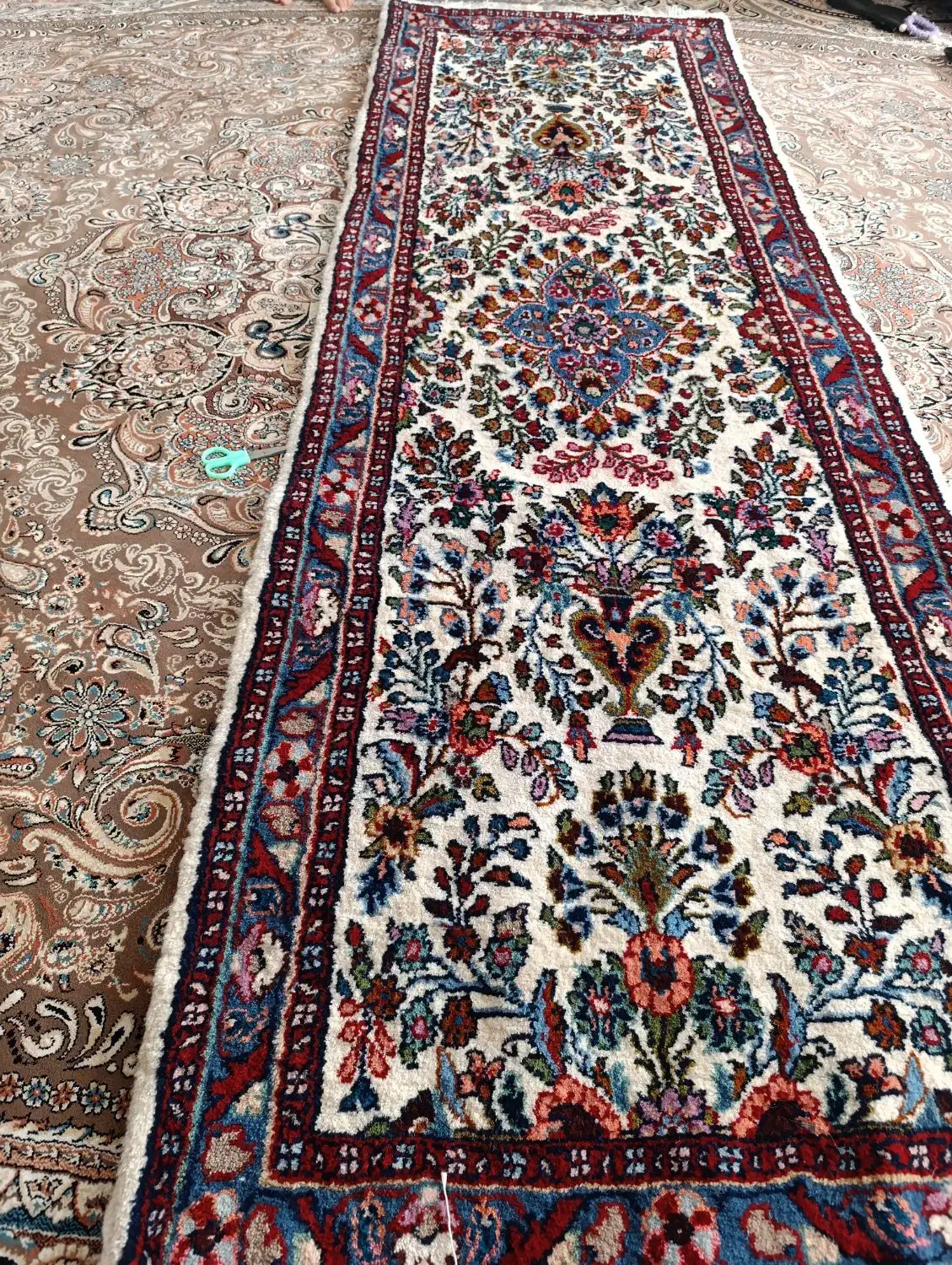 فرش دستبافت.|فرش|قم, قلعه کامکار|دیوار