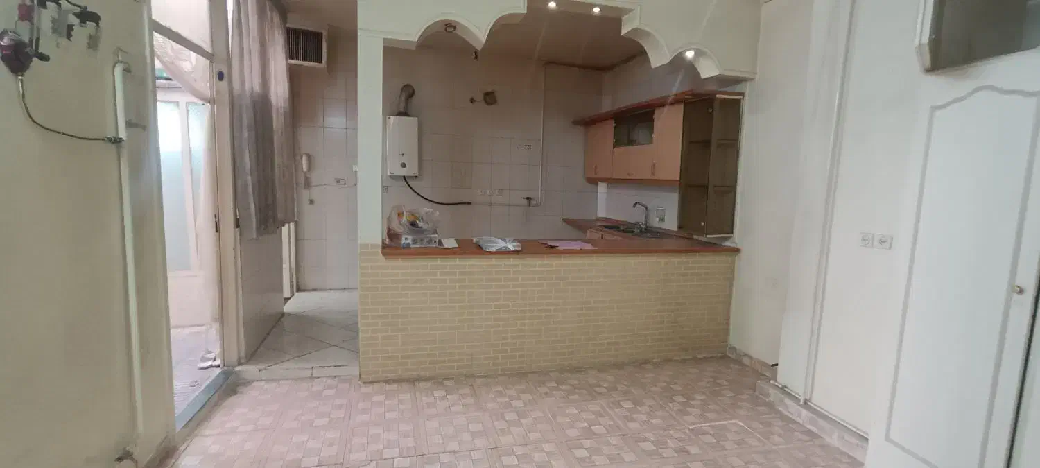 45متر، ط همکف با حیاط ،ورودی مستقل وجای پارک موتور|اجارهٔ آپارتمان|تهران, صفا|دیوار