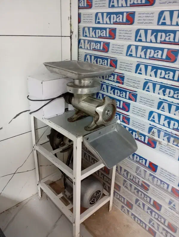 چرخ گوشت صنعتی ۳۲ کاملا سالم|کافیشاپ و رستوران|سجاس رود, |دیوار