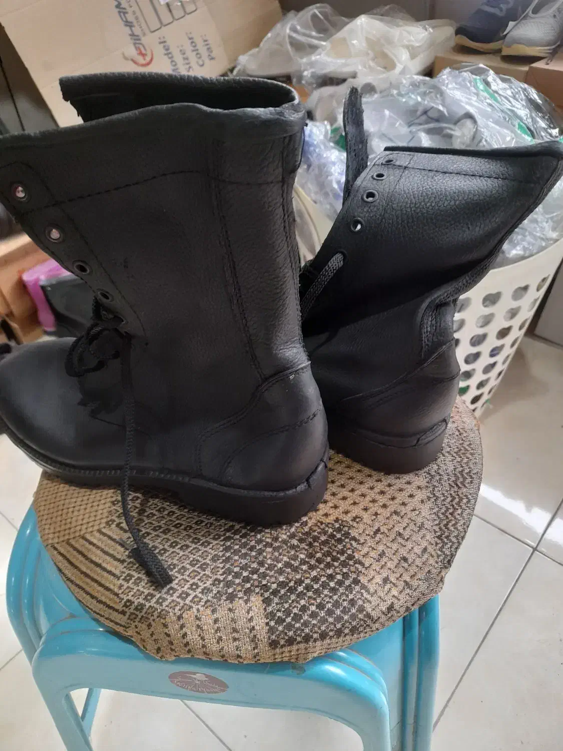 پوتین سربازی|کیف، کفش، کمربند|آستارا, |دیوار