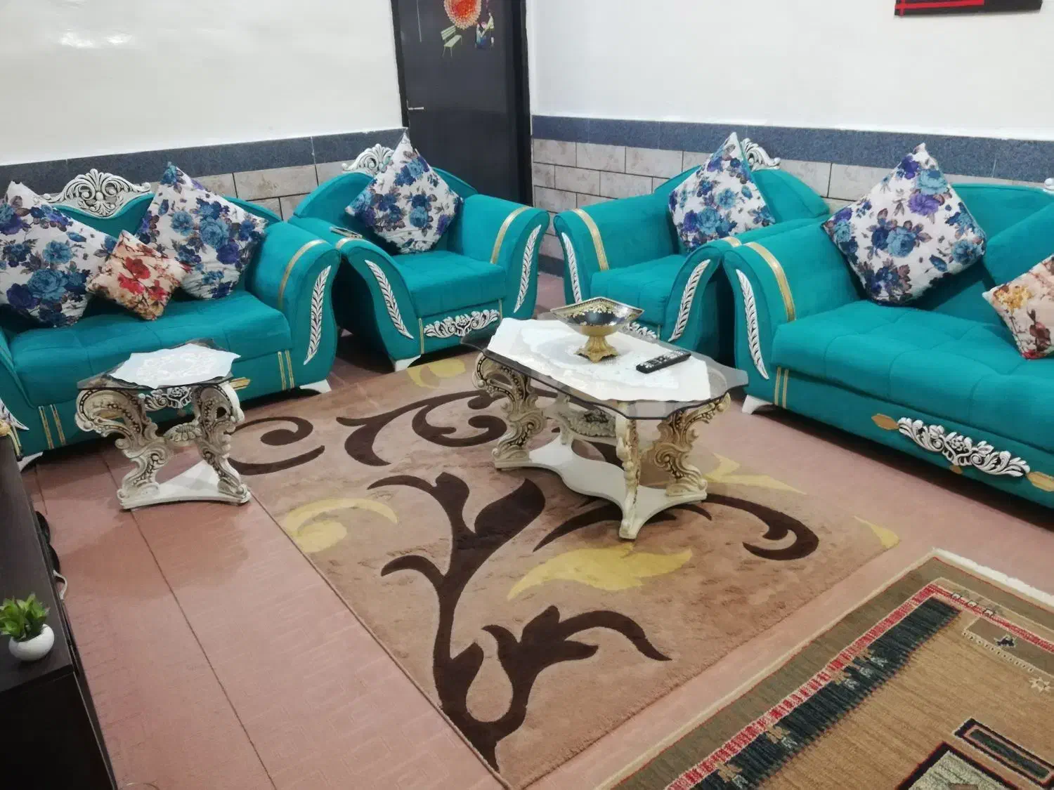 عروسک آبی فیروزای|مبلمان خانگی و میز عسلی|امیدیه, |دیوار
