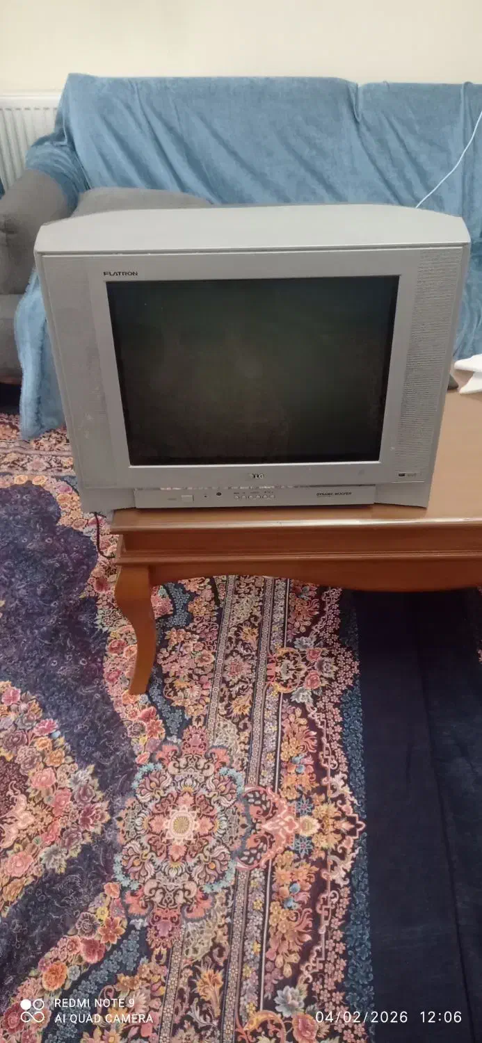 یک عدد تلویزیون|تلویزیون و پروژکتور|محمدشهر, شهرک پیام (مهرالبرز)|دیوار