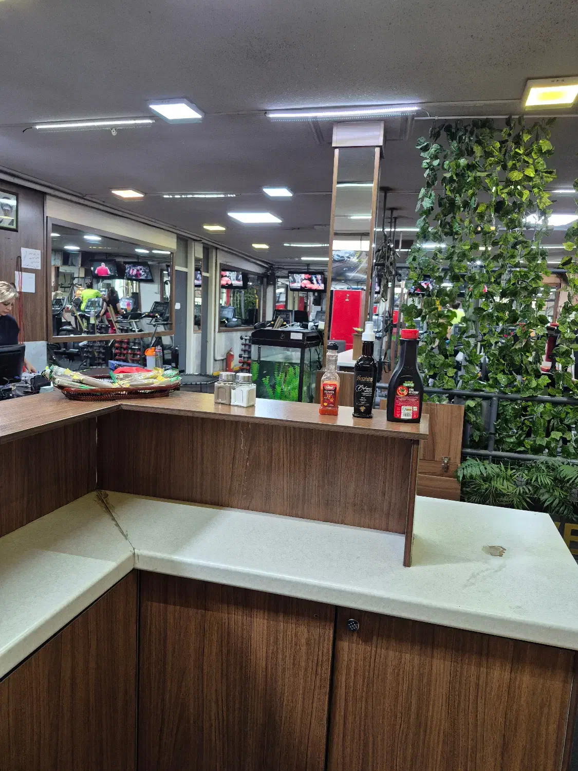 اجاره بوفه باشگاه بدنسازی|اجارهٔ مغازه و غرفه|تهران, فردوس|دیوار