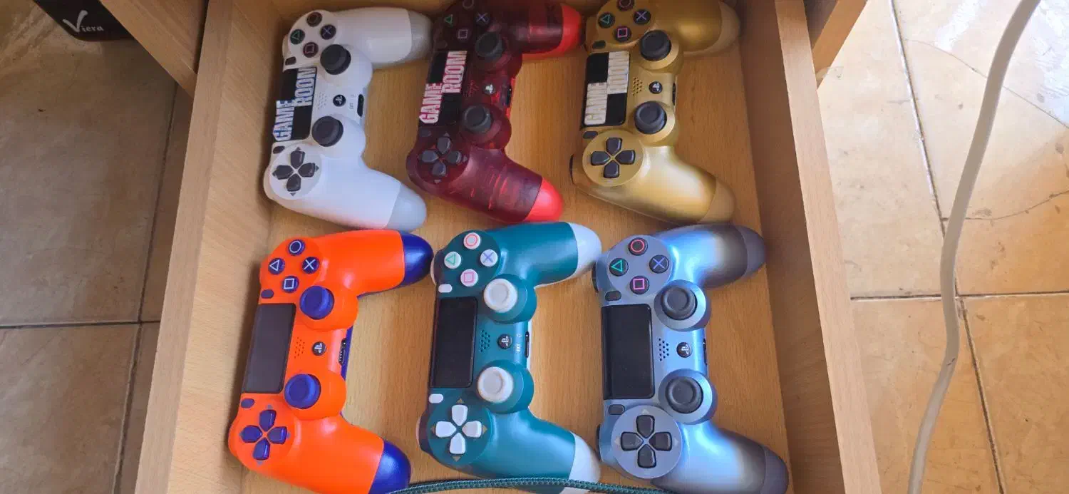 ۴ عدد کنسول ps4 pro با دسته و تلویزیون|کنسول، بازی ویدئویی و آنلاین|زرند, |دیوار