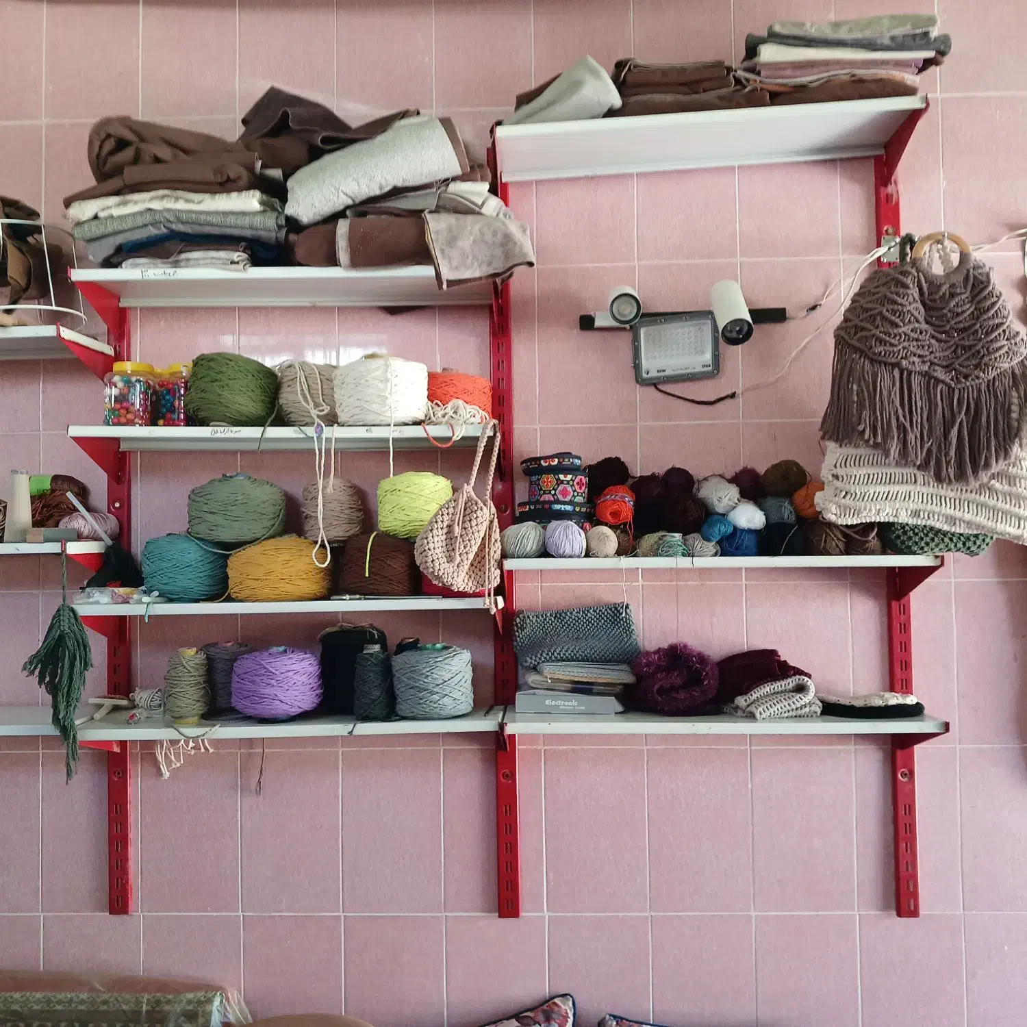 مکرومه و بافت شال و کلاه|صنایع دستی و سایر لوازم تزئینی|فیروزآباد (فارس), |دیوار