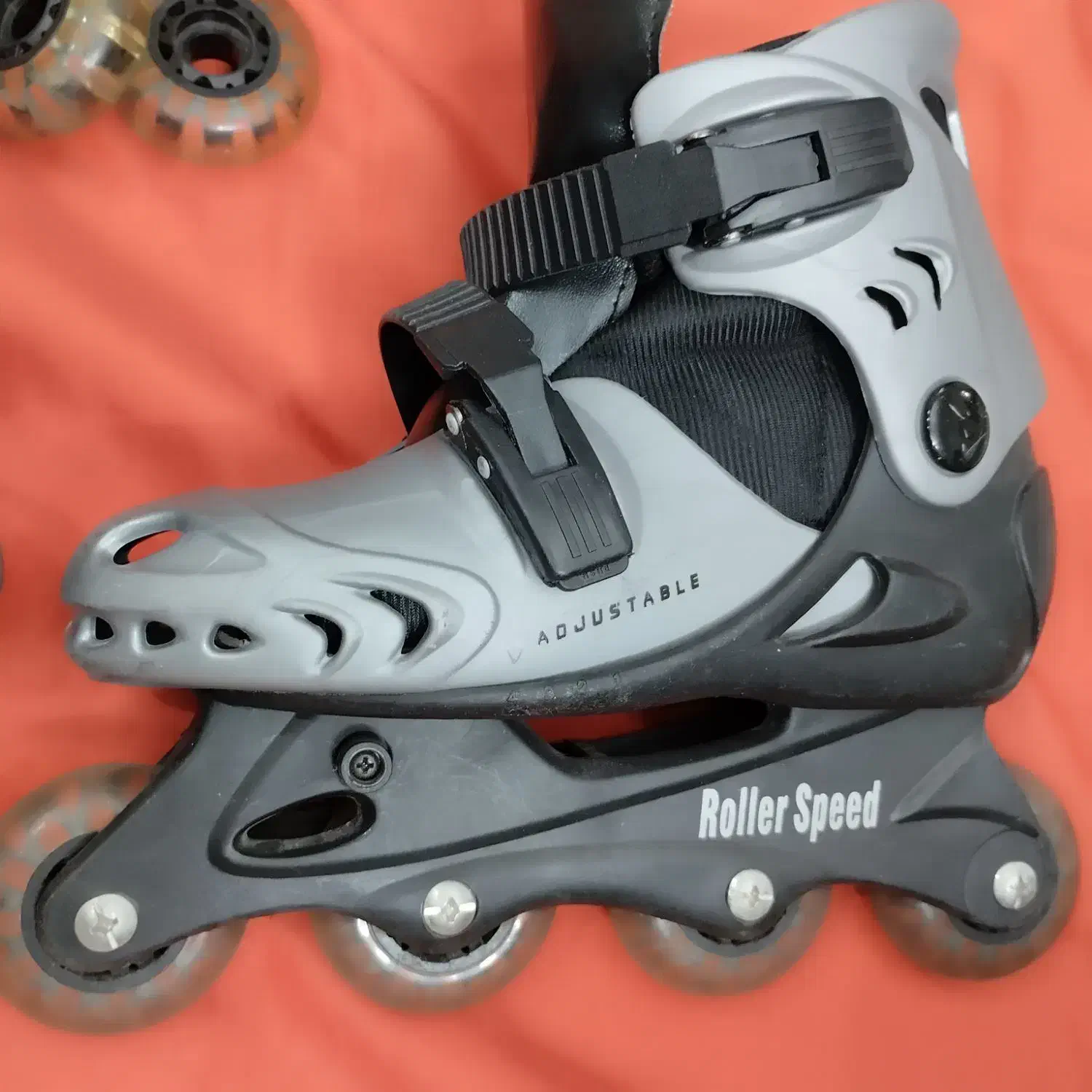 اسکیت رولراسپید|دوچرخه، اسکیت، اسکوتر|تهران, ابوذر|دیوار