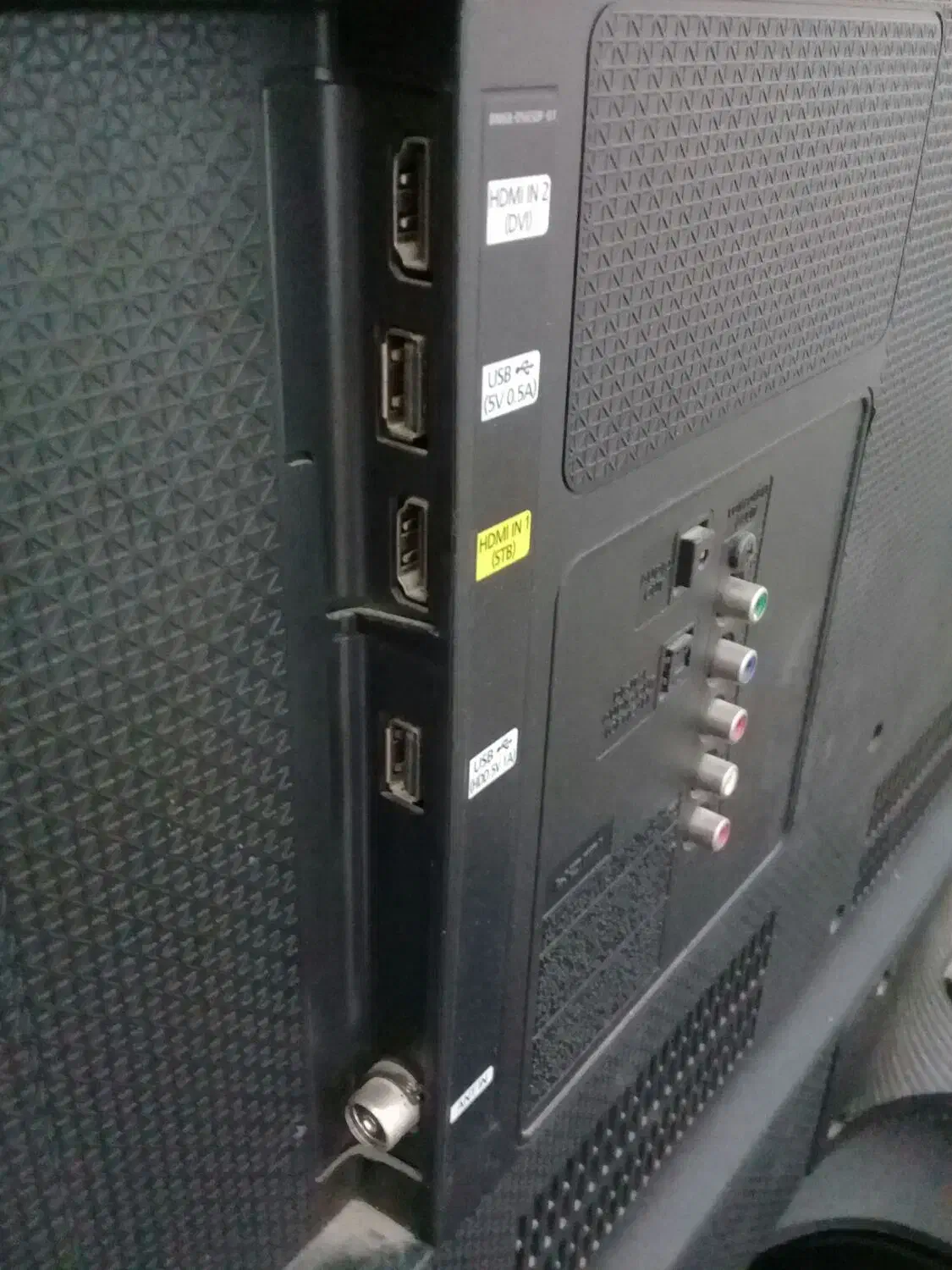 تلویزیون ال ای دی سامسونگ ۴۰ اینج .پنل شکسته|تلویزیون و پروژکتور|ایلام, |دیوار