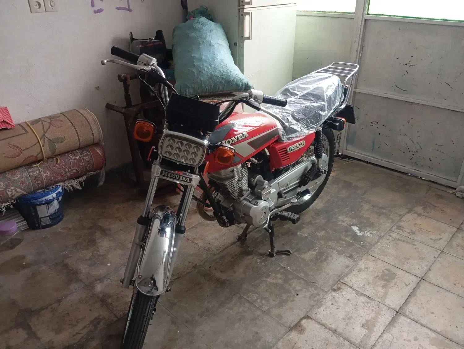 هوندا 125|موتورسیکلت|شیراز, کوشک میدان|دیوار