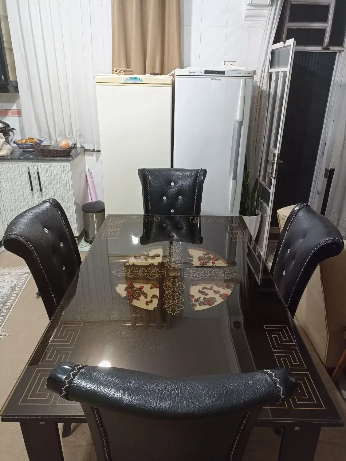 میز نهار خوری ۶ نفره|میز و صندلی غذاخوری|خرمآباد, |دیوار