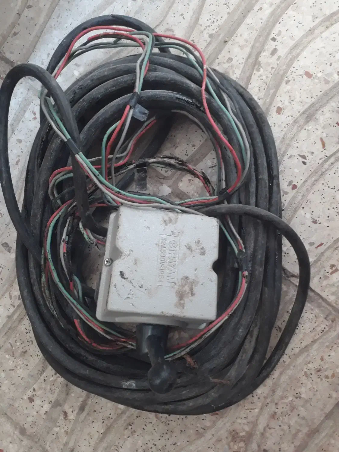 کلید وکابل بالابر دوعددچرخ فرغون|ابزارآلات|اراک, |دیوار