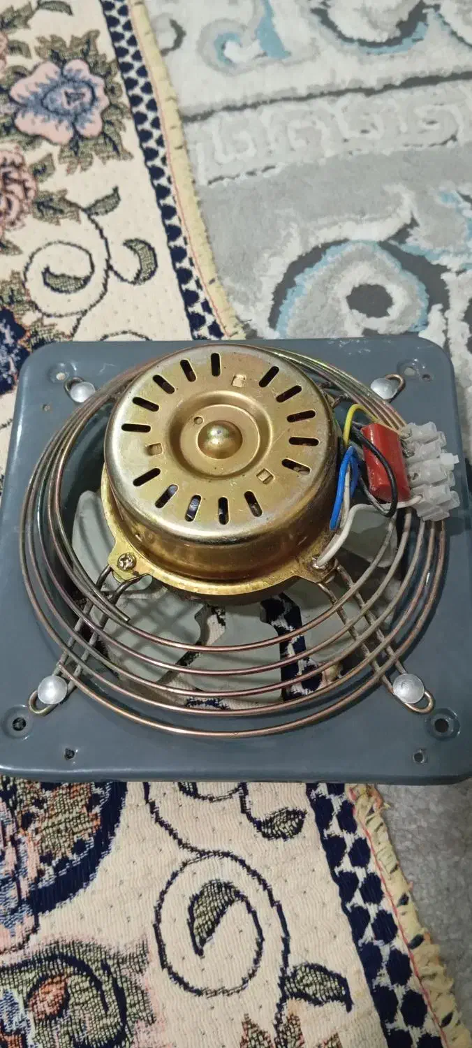 دوعدد هواکش|پنکه و تصفیه‌کنندهٔ هوا|کرمانشاه, |دیوار