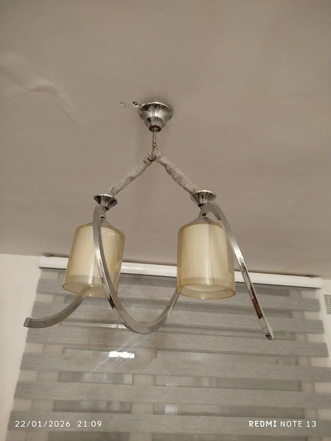 دو عدد لوستر|لوستر و چراغ آویز|اراک, |دیوار